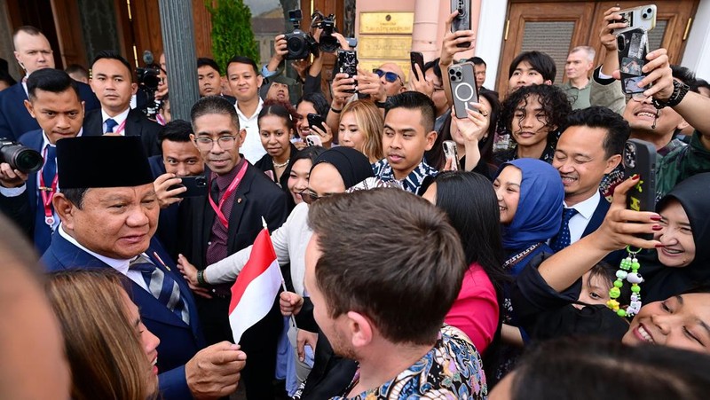 Presiden Republik Indonesia, Prabowo Subianto tiba di Bandara Internasional Pulkovo, St. Petersburg, Federasi Rusia, pada Rabu, (18/6/2025), sekitar pukul 17.50 waktu setempat. (Dok. Biro Pers Sekretariat Presiden)