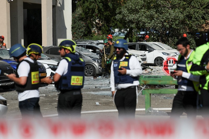 Kerusakan setelah serangan rudal dari Iran terhadap Israel, di Holon, Tel Aviv, Israel, Kamis (19/6/2025). Kerusakan setelah serangan rudal dari Iran terhadap Israel, di Holon, Tel Aviv, Israel, Kamis (19/6/2025). (REUTERS/Chen Kalifa)