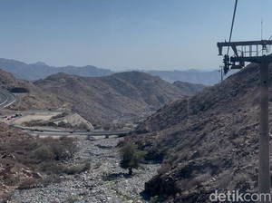 Menikmati Kota Taif dari Kereta Gantung, Panorama Indah Puncak Arab Saudi