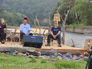 Kutip Ayat Al-Quran, Rocky Gerung Bicara Soal Kerusakan Alam di Riau