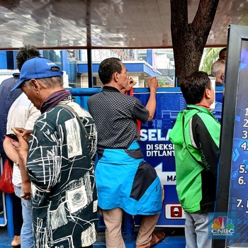 Ada Pemutihan Pajak Kendaraan, Kantor Polda Metro Jaya Diserbu Warga