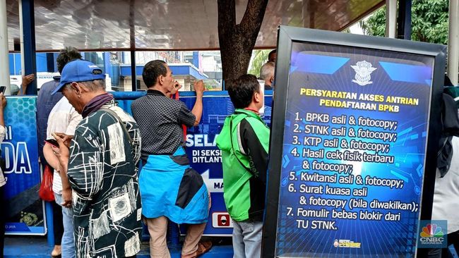 Ada Pemutihan Pajak Kendaraan, Kantor Polda Metro Jaya Diserbu Warga