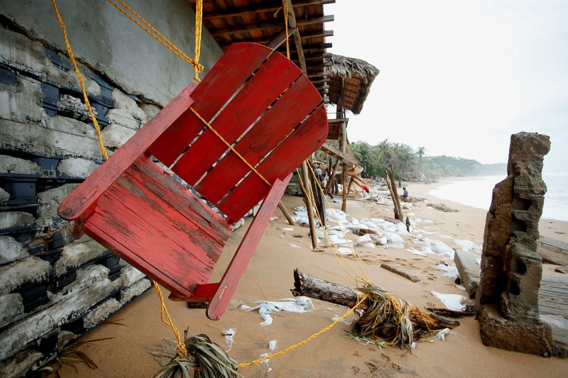 Bangunan yang hancur akibat badai tropis Erick di San Agustinillo, negara bagian Oaxaca, Meksiko, Kamis (19/6) waktu setempat. (REUTERS/Jorge Luis Plata) Bangunan yang hancur akibat badai tropis Erick di San Agustinillo, negara bagian Oaxaca, Meksiko, Kamis (19/6) waktu setempat. (REUTERS/Jorge Luis Plata)
