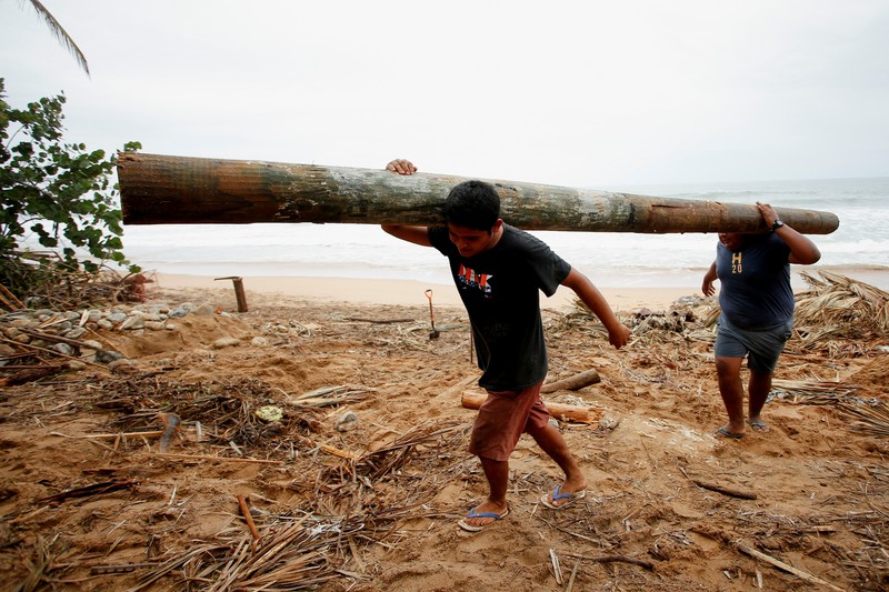 Bangunan yang hancur akibat badai tropis Erick di San Agustinillo, negara bagian Oaxaca, Meksiko, Kamis (19/6) waktu setempat. (REUTERS/Jorge Luis Plata) Bangunan yang hancur akibat badai tropis Erick di San Agustinillo, negara bagian Oaxaca, Meksiko, Kamis (19/6) waktu setempat. (REUTERS/Jorge Luis Plata)