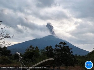 Gunung Ile Lewotolok Meletus, Empat Desa di Lembata Diimbau Waspada