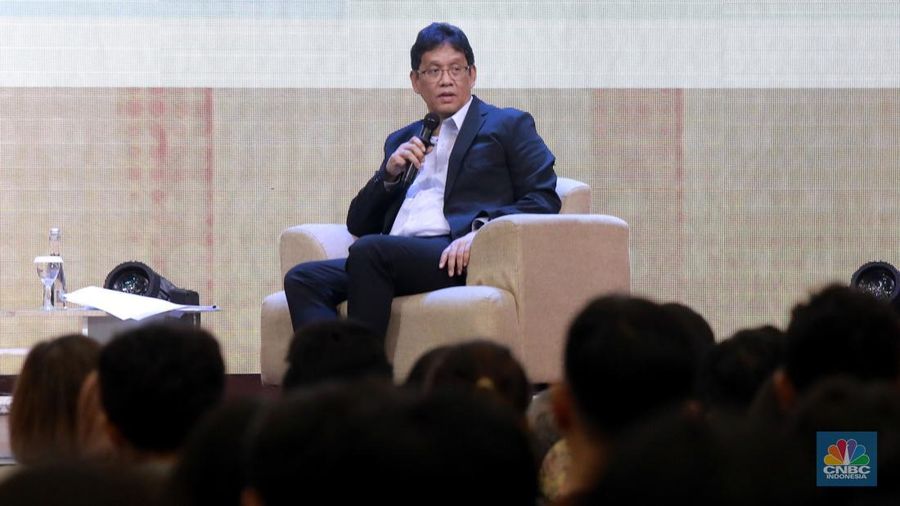 Ketua Dewan Komisioner LPS Purbaya Yudhi Sadewa, menyampaikan materi dalam acara Kelas Cuan Goes To Campus di Universitas Kristen Maranatha, Bandung, Jawa Barat, Jumat, (20/6/2025). (CNBC Indonesia/Muhammad Sabki)