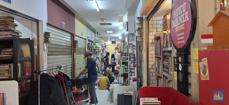 Kondisi Pasar Gembrong di Jakarta Timur sepi pembeli, Jumat (20/6/2025). (CNBC Indonesia/Chandra Dwi Pranata)
