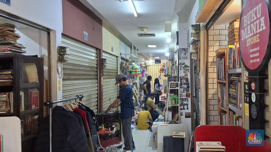 Kondisi Pasar Gembrong di Jakarta Timur sepi pembeli, Jumat (20/6/2025). (CNBC Indonesia/Chandra Dwi Pranata)