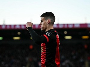 Liverpool-Bournemouth Sepakati Transfer Milos Kerkez
