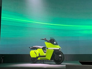 Ada Motor Listrik Self Balancing, Tak Perlu Turunkan Kaki di Lampu Merah