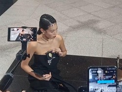 Patricia Gouw Unboxing Suvenir Unduh Mantu Al Ghazali dan Alyssa Patricia Gouw Unboxing Suvenir Unduh Mantu Al Ghazali dan Alyssa