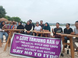 Lapak-lapak di Pantai Tanjung Aan Mau Digusur ITDC, Warga Melawan!