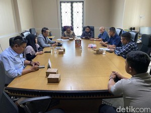 Warga Ngadu ke DPRD Parepare Usai Mobilnya Disita Debt Collector