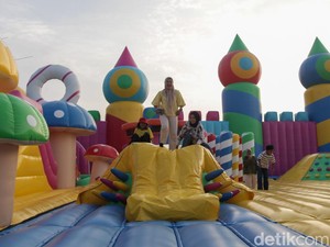 Video: Jump! Puas-puasin Main di Wahana The Big Bounce Indonesia