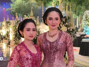 Pesona Syifa Hadju & Tissa Biani Berkebaya Ombre di Ngunduh Mantu Al Ghazali
