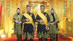 Walkot Agung Dianugerahi Gelar Adat: Takkan Melayu Hilang di Pekanbaru