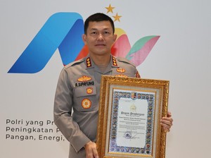 Kapolres Soetta Terima Penghargaan dari Kapolri atas Pelayanan Prima