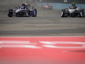 Hasil Formula E Jakarta 2025: Pebalap Keturunan Indonesia Gagal Finis!