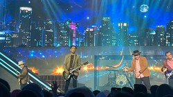 Beda Pandangan soal Hak Cipta, Fadly dan Piyu Begitu Indah Sepanggung Bersama