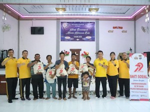 HUT Bhayangkara, Polres Inhu Bagikan Sembako ke Pengurus Masjid dan Gereja