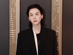 Komplit, Giliran Suga BTS Selesai Wamil, Minta Maaf Soal Insiden Saat Mabuk Komplit, Giliran Suga BTS Selesai Wamil, Minta Maaf Soal Insiden Saat Mabuk