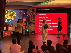 Mampir ke Booth Blind Karaoke 8,5% Room Allo Bank Festival 2025