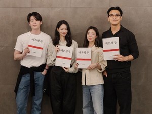 Shin Min Ah - Lee Jong Suk Syuting di Praha, Main Drakor Kerajaan Tayang 2026