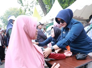 Antusiasme Warga di CFD Manfaatkan Layanan SIM dan Kesehatan Gratis
