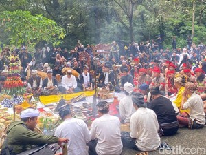 Ngertakeun Bumi Lamba, Ritual Bersyukur Berkah di Tangkuban Parahu