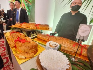 Roti Buaya-Soto Betawi, Jamuan Dubes di Balai Kota Pada Perayaan HUT Jakarta
