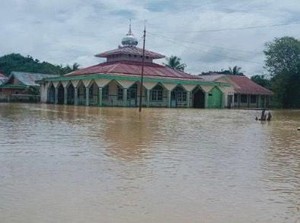 Banjir Terjang Halmahera Selatan, 13.965 Orang Mengungsi-1 Balita Tewas