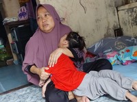 Lahir Piatu, Anak Pencari Ikan Alami Cerebral Palsy Pasif Tetap Tegar