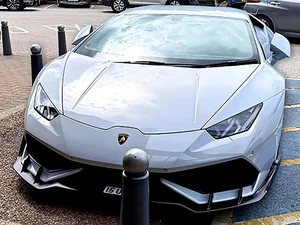 Lamborghini Dihujat Gegara Parkir di Tempat Disabilitas, Faktanya Bikin Kaget