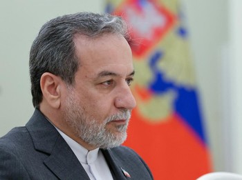 Menteri Luar Negeri Iran Abbas Araqchi menghadiri pertemuan dengan Presiden Rusia Vladimir Putin di Kremlin di Moskow, Rusia 23 Juni 2025. (Sputnik/Sergei Karpukhin/Pool via REUTERS)