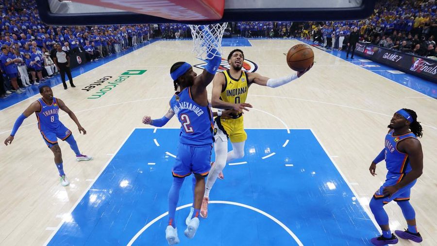 Oklahoma City Thunder berhasil jadi juara NBA 2025 usai mengalahkan Indiana Pacers 103-91 dengan skor pada gim ketujuh final NBA, Senin (23/6). Thunder juara dengan agregat 4-3. (IMAGN IMAGES via Reuters Connect/Kyle Terada) Oklahoma City Thunder berhasil jadi juara NBA 2025 usai mengalahkan Indiana Pacers 103-91 dengan skor pada gim ketujuh final NBA, Senin (23/6). Thunder juara dengan agregat 4-3. (IMAGN IMAGES via Reuters Connect/Kyle Terada)