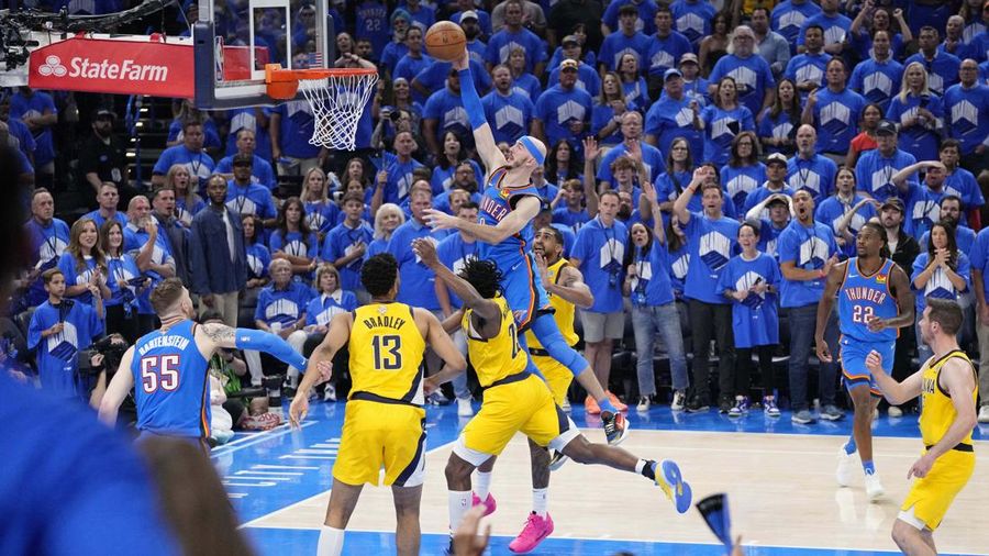 Oklahoma City Thunder berhasil jadi juara NBA 2025 usai mengalahkan Indiana Pacers 103-91 dengan skor pada gim ketujuh final NBA, Senin (23/6). Thunder juara dengan agregat 4-3. (IMAGN IMAGES via Reuters Connect/Kyle Terada) Oklahoma City Thunder berhasil jadi juara NBA 2025 usai mengalahkan Indiana Pacers 103-91 dengan skor pada gim ketujuh final NBA, Senin (23/6). Thunder juara dengan agregat 4-3. (IMAGN IMAGES via Reuters Connect/Kyle Terada)