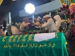 Haru Pernikahan Putri Rektor ULM, Ayah Mempelai Pria Wafat Jelang Akad Haru Pernikahan Putri Rektor ULM, Ayah Mempelai Pria Wafat Jelang Akad