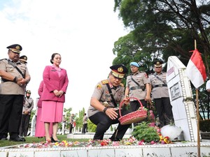 Prosesi Ziarah dan Tabur Bunga Polres Se-Polda Riau Berlangsung Khidmat