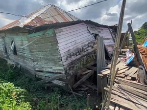 Viral Rumah-Jembatan Kayu Roboh di Palembang, Ternyata Sudah 1 Bulan