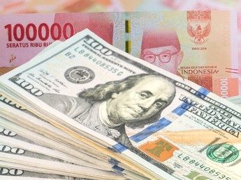 Dolar AS Nyaris Rp16.500! Begini Gerak Rupiah di Pekan Kelabu