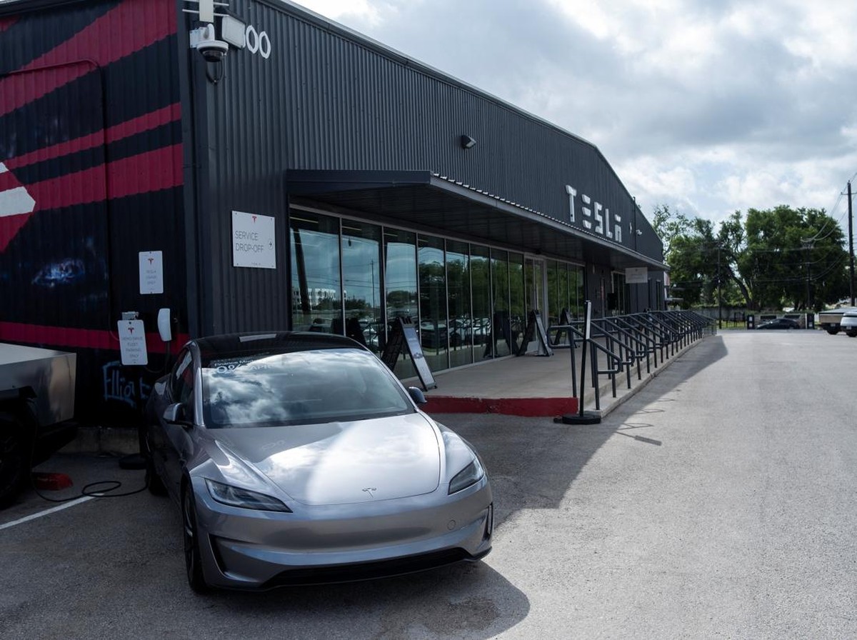 Tesla Kirim Mobil Tanpa Sopir Pertama di Austin, Texas
