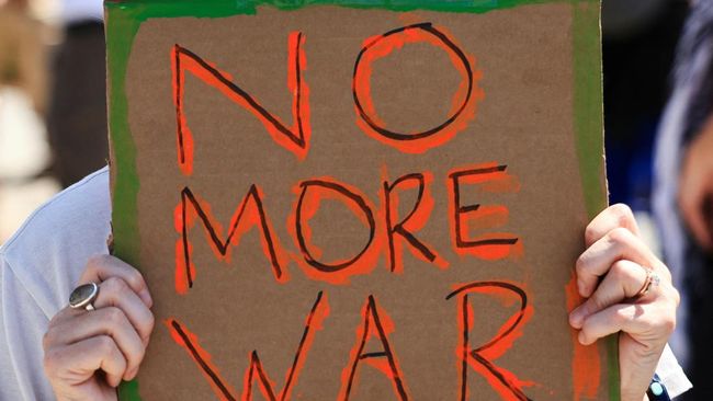 No More War! Potret Demo di AS Tolak Amerika Ikut Perang Israel-Iran