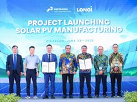 Pertamina NRE & LONGi Luncurkan Proyek Manufaktur Modul Panel Surya