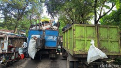 Amarah Warga di Makassar gegara Antrean Truk Sampah TPA Antang