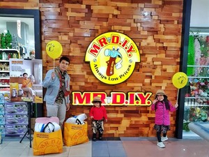Deretan Kisah Haru Konsumen MR DIY Temukan Harapan dari Barang Sederhana