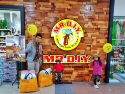 Deretan Kisah Haru Konsumen MR DIY Temukan Harapan dari Barang Sederhana Deretan Kisah Haru Konsumen MR DIY Temukan Harapan dari Barang Sederhana