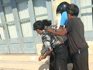 Viral Baku Hantam Remaja Pakai Pisau di Bekas Pelabuhan Buleleng, Satu Terluka