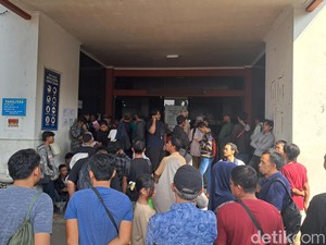 Pekan Terakhir Pemutihan Pajak Kendaraan, Samsat Serang Masih Dipadati Warga