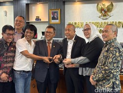 Ahmad Heryawan Ditetapkan Jadi Ketua BAM DPR RI Gantikan Istrinya Ahmad Heryawan Ditetapkan Jadi Ketua BAM DPR RI Gantikan Istrinya
