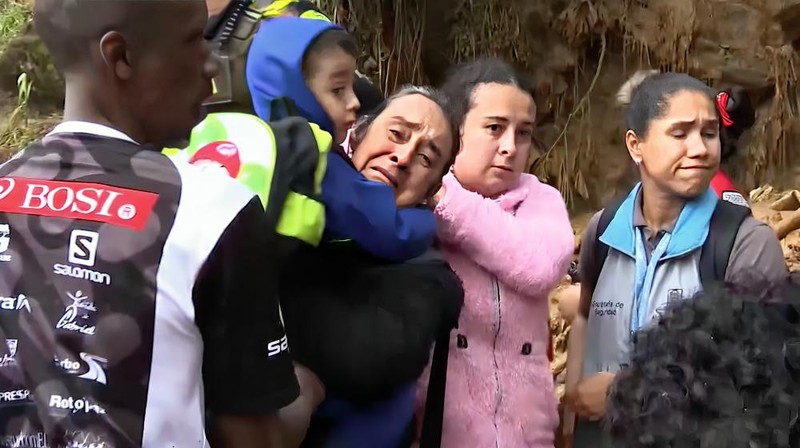 Hujan deras yang mengguyur wilayah pegunungan Andes di Kolombia memicu longsor besar di dekat kota Medellin pada Selasa (24/6/2025), menewaskan sedikitnya 10 orang dan melukai delapan lainnya. (Tangkapan Layar Video Reuters/)